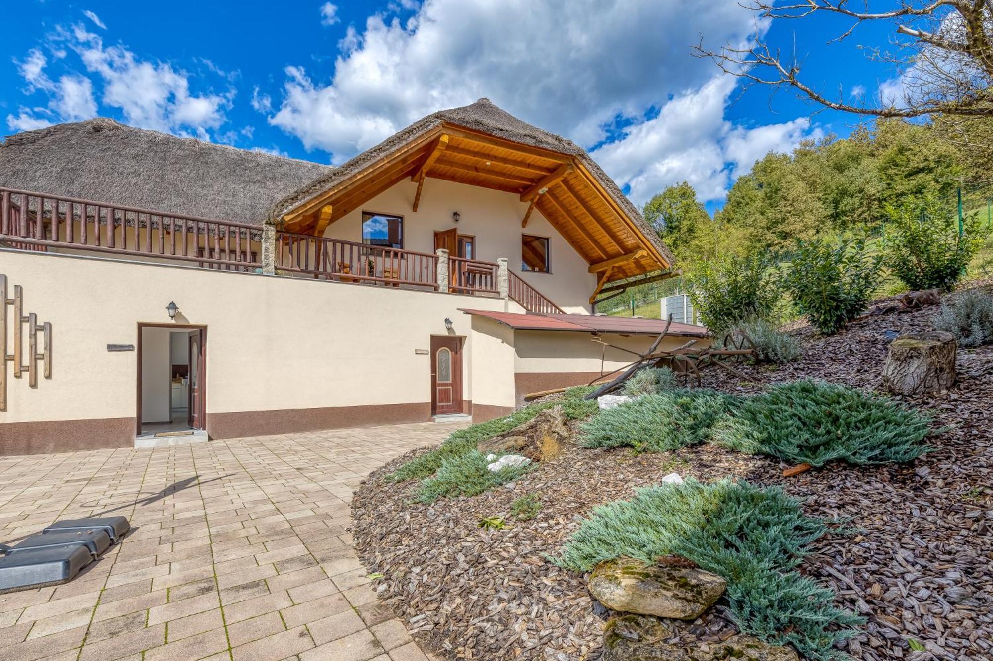 Apartamento Bajsova Domacija Podčetrtek Exterior foto